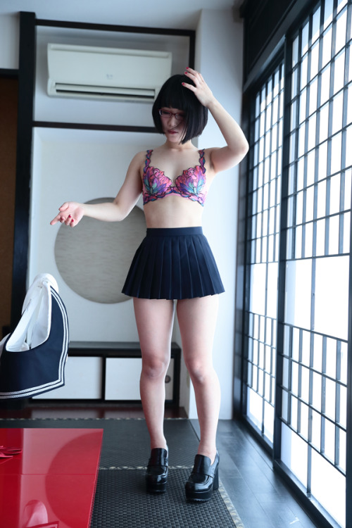 kthingz:  北見えり adult photos