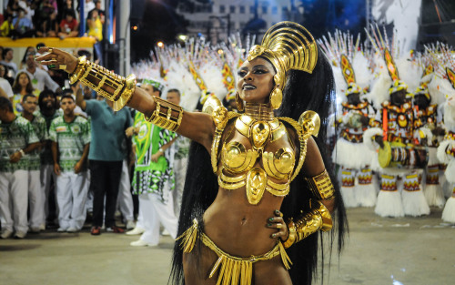 midnight-sun-rising:  jeniphyer:  aravenhairedmaiden:  yanpille:  Cris Vianna as ‘African Queen’ at Brazil’s carnival.  this is giving me afro futurism vibes and I love it  I live  Whew this gives me chills.  