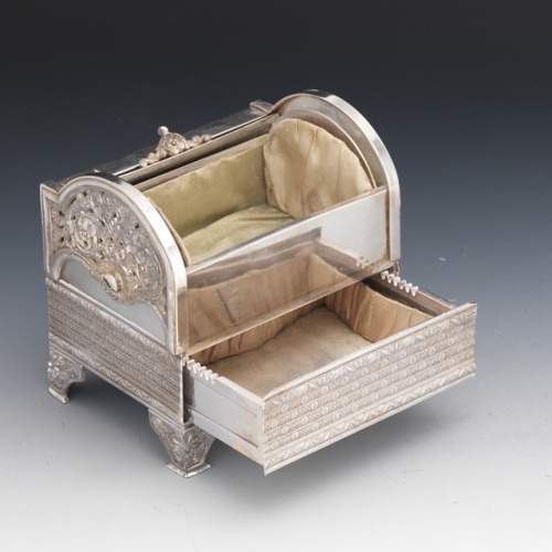 cgmfindings:American Aesthetic Movement Silver Plated Mechanical Two Compartment Jewelry Casket Mark