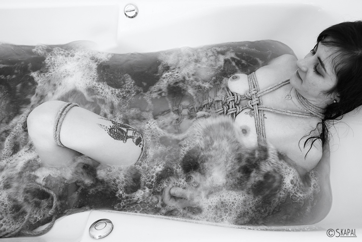 acordesetacris:  Elisabeth’s bathR&amp;P Skapal Photography©