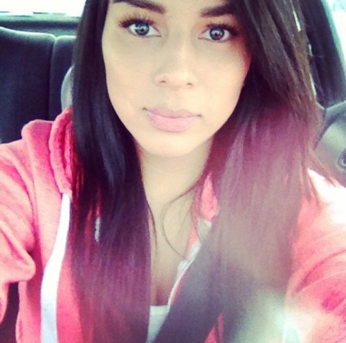 sexiiwhiit22:Selfie queen reblog if you would fuck face