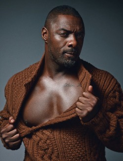 mynewplaidpants:  Idris Elba refuses to be confined by all your stupid clothes, Details!!! 