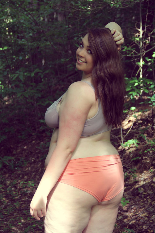blueskykat:  laurathefoodie:  Just me mostly nude in the woods, you know. Thanks, margotreborn!  Kinda love her and her blog.