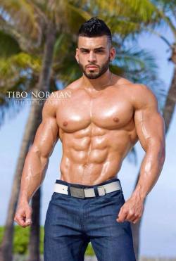 fitmen1:  Gerardo Gabriel