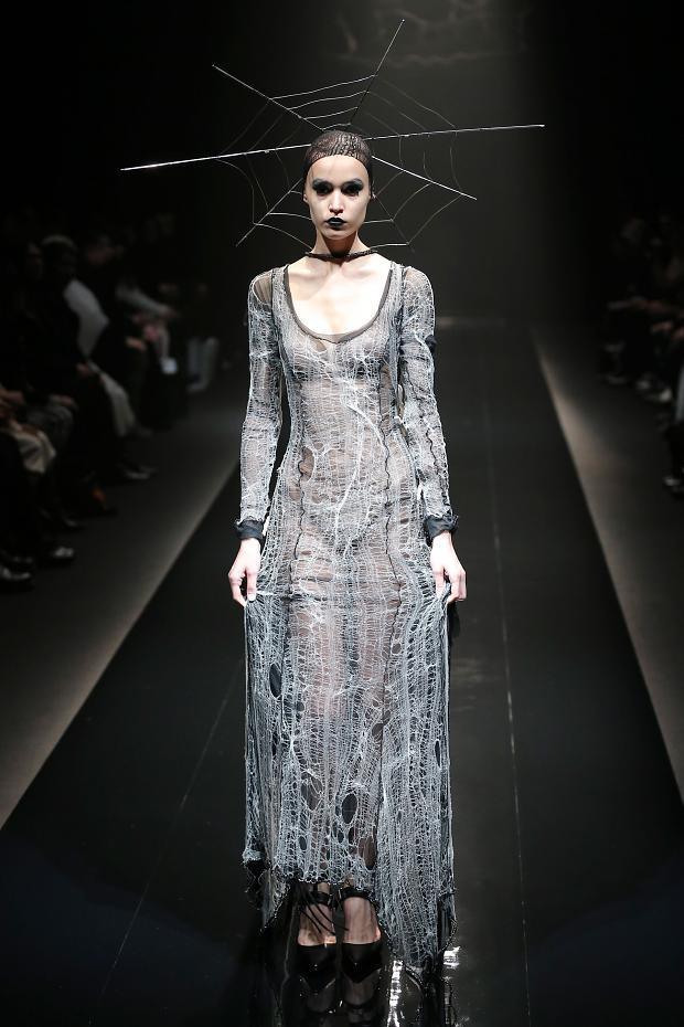 poisoned-apple:  - ALICE AUAA // Fall-winter 2013-2014 - 