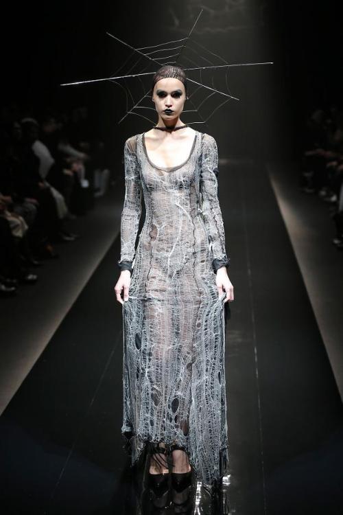 poisoned-apple:  - ALICE AUAA // Fall-winter 2013-2014 - 