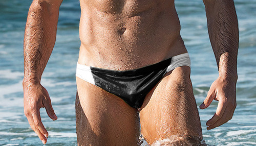 blackandwhite1789: Andrew Pap with his hairy chest shaved and his cock shrunk tiny in the cold water