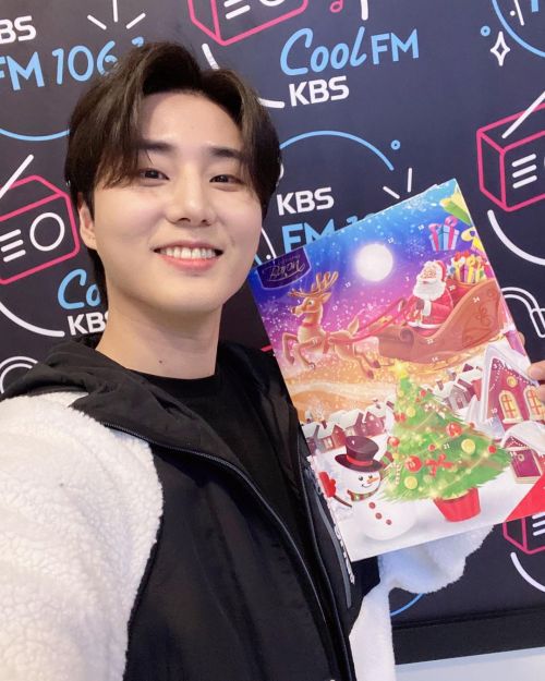 d6official:day6_kisstheradio instagram update with YoungK