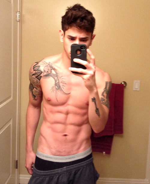 jawdroppingmen: If you love sexy shirtless men you should follow my tumblr page: jawdroppingm