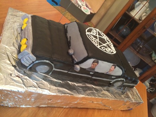 demonhunting:  pluckyyoungdonna:  castielonfire:  demonhunting:  demonhunting:  MY DAD MADE AN IMPALA CAKE FOR MY BIRTHDAY HOLY HELL  My dad who spent 12 hours making this cake for me wants this post to get 2000 notes I will do it god dammit  this is