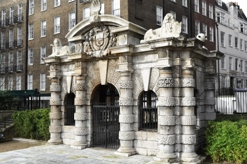 The York WatergateThis almost 400 year old gate in Embankment Gardens used to be a place for mooring