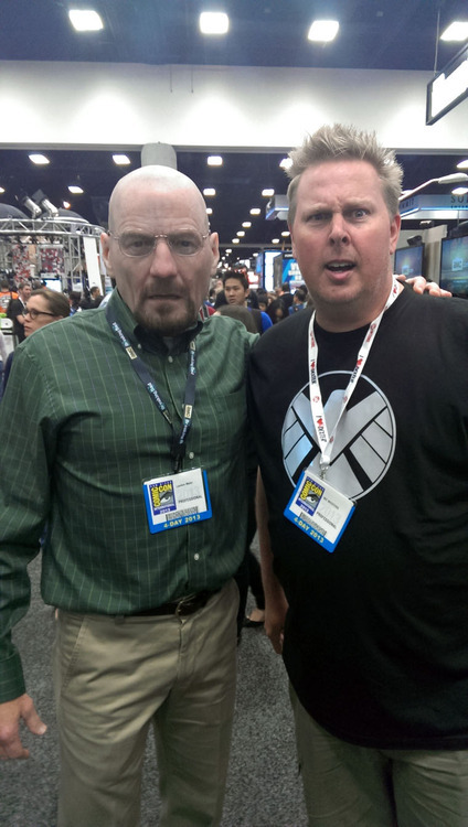 magic-murder-bag: disruptedoriginal:  This motherfucker was walking around Comic-Con in a hyper-realistic Walter White/Bryan Cranston mask  guess who was underneath this Bryan Cranston mask fucking Bryan Cranston.   Aaron Paul’s face is like a million