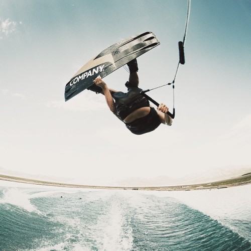 You can learn a lot about a person by the way they grab their board. @livesimple mid roll to blind during our final Co catalogue shoot. 📷 @b1gspence #tbt