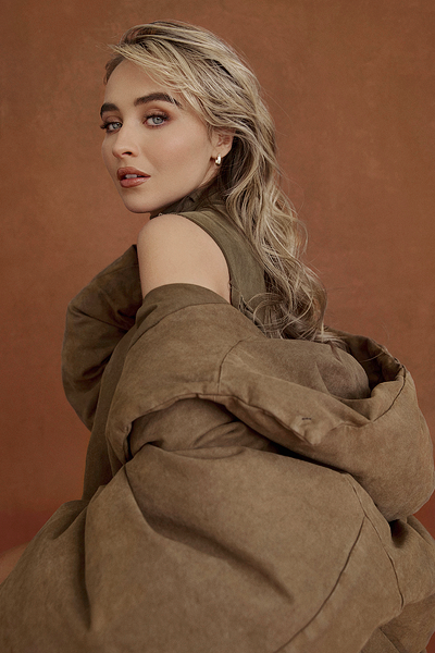 Sabrina Carpenter Covers Marie Claire Mexico & Performs at