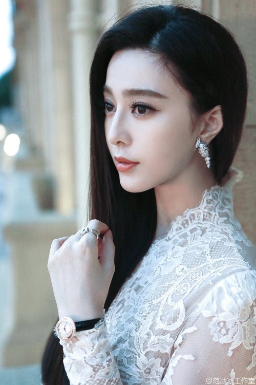 sicksadworlds:we are blessed to be on earth while Fan BingBing exists
