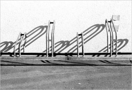 Parking - sorry, bikes only. 2021.  © Wolfram Mikuteit.  Shot with Contax IIIa (make: 1957), 35 mm v