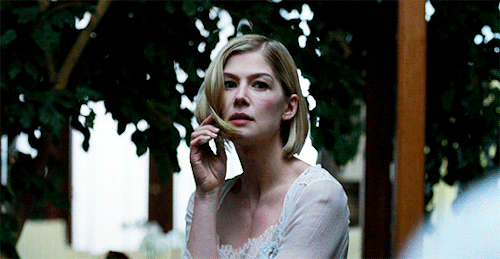gretagerwisg:  You think I’d let him destroy me and end up happier than ever? No fucking way. He doesn’t get to win.   GONE GIRL (2014) dir. David Fincher 