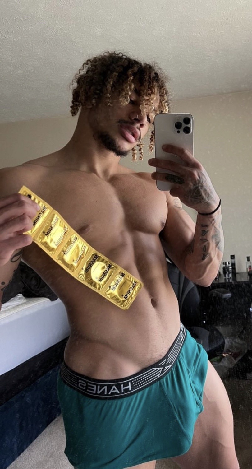 atlantathriller4ever: will lie straight to your face about putting on a condom 