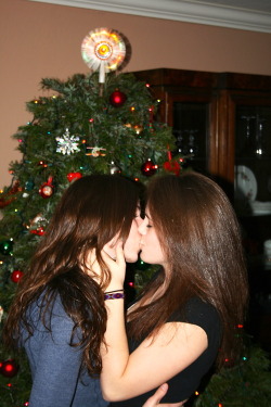 kissbisexual:  Feliz Navidad mi gente!! Merry