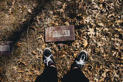 There were 4 graves next to each other that each said “THOMAS” on them. we definitely were not anywh