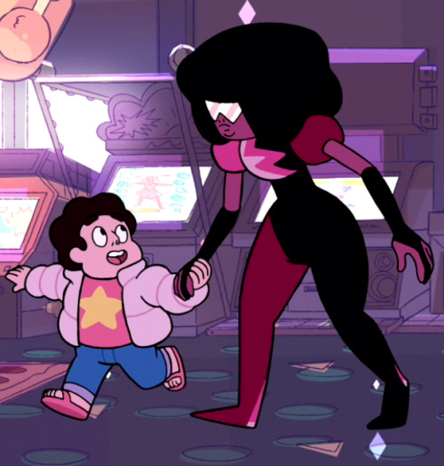 artemispanthar:I find it really really cute when Steven takes Pearl and Garnet by the hand to guide 
