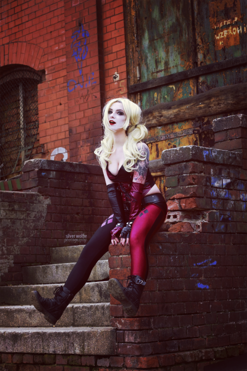 xsilverwolfie:  Harley Quinn cosplay by @xsilverwolfie