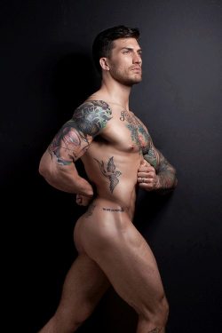 darthjoey:   Adam Rothfelder nude tease 