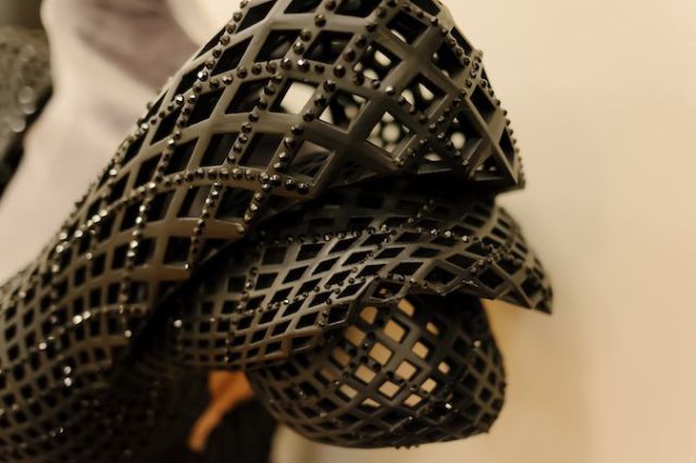 elarcadefino:  El primer vestido creado con una impresora 3D. Creado especialmente
