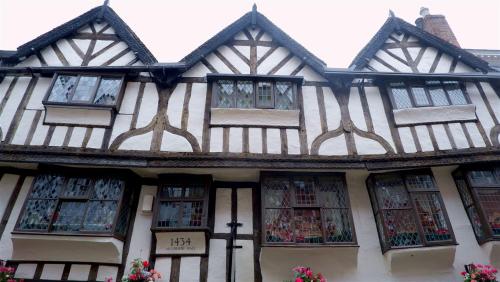Mulberry Hall, Stonegate, York, England.Ok so it sags a little but it was built in the 15th Century!