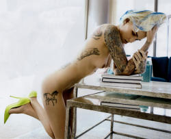 justinkedbabes:  Ruby Rose and a few blue