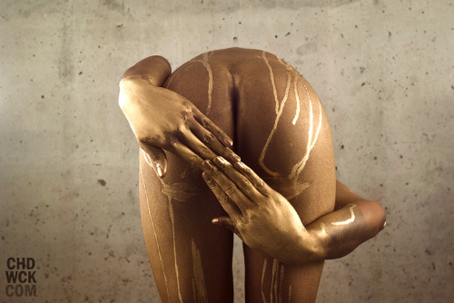 kenyetta-j-samuel:  Gold Paint Series With The Talented Chadwick! Love Him He Is Awesome.  #SupportBreastCancerAwarness