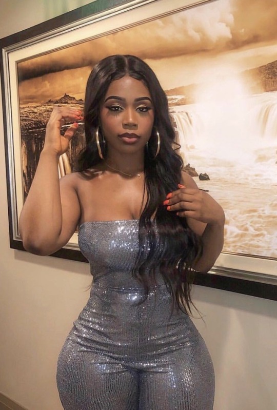 gurillaboythamane:  schaypz:    SO SEXY SO PRETTY SEXY BAD BITCH