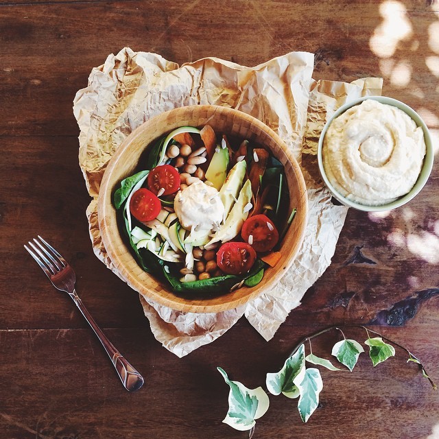 berriesflowersandsparkles:  Lunch was so good and satisfying! Baby spinach, zoodles,