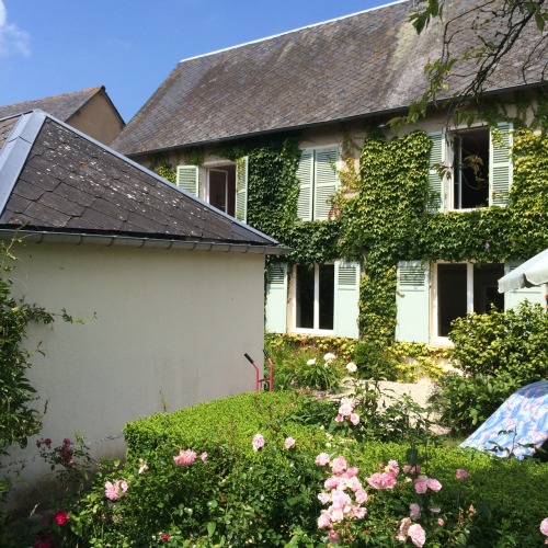 rawkiss: rawkiss:Grandparent’s house in Normandie hijhdhjbsfjhernb gfjnem r i cant wait to go 