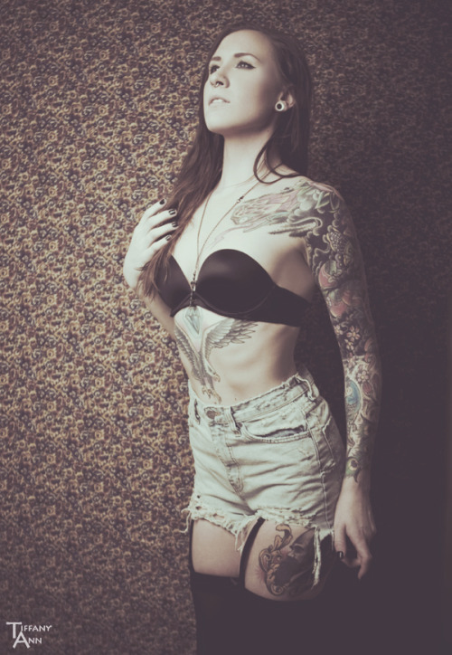 tiffanyannphoto:  Model: Sarah Hauk Http://www.facebook.com/tiffanyannphotog 