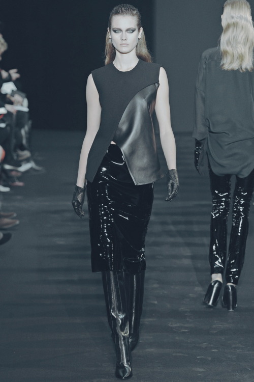  Costume National / Fall 2012 / RTWModel: Jac 