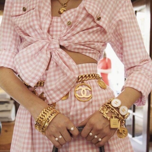 lace-trim: wrapped in lace