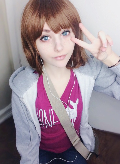 riicare:  Max ! ! !  So glad I finally decided to play this game omggg I can’t choose between lenses or no lenses?? // wig from circusdoll.com ! 