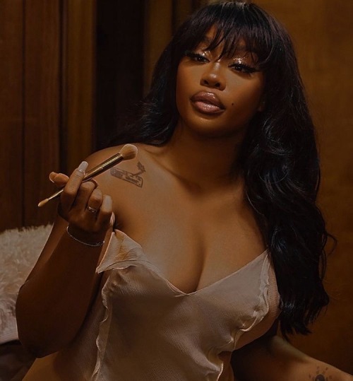 Sza Has Me In A Chokehold