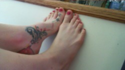 tillycottontail:  Not a good foot pic, but I liked how it looks :3