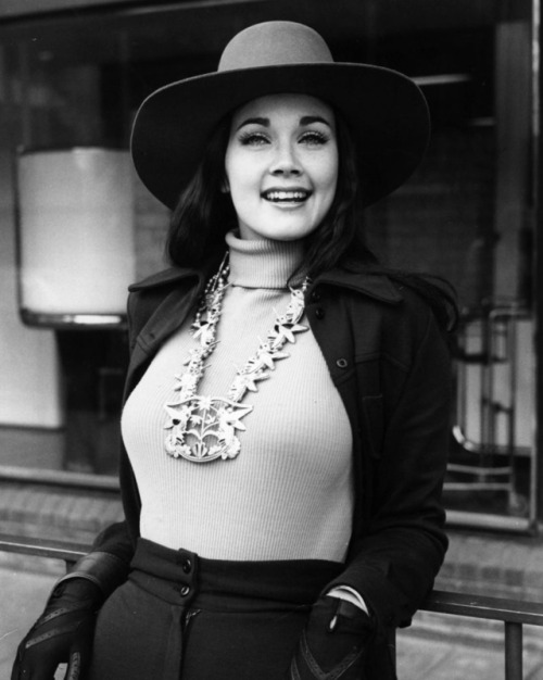 vonter-voman:Lynda Carter in London, 1972