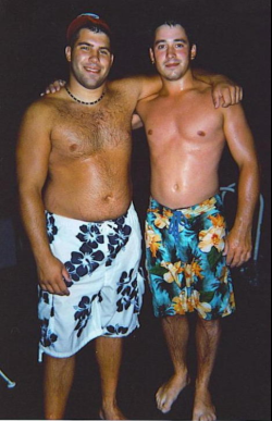 Bellies-And-Ass:  Guy On The Left Is A Dreamboat, I Wanna Spoon Him So Bad 