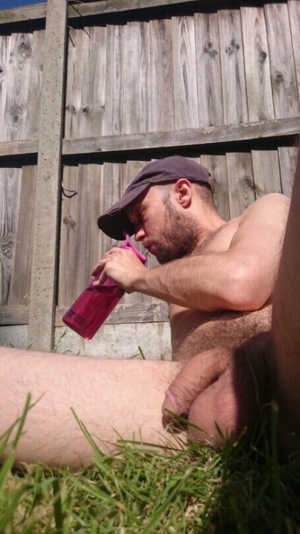 alanh-me: 73k+ follow all things gay, naturist and “eye catching”  