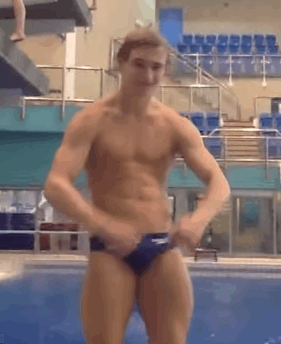 queensaver:Jack flexing.
