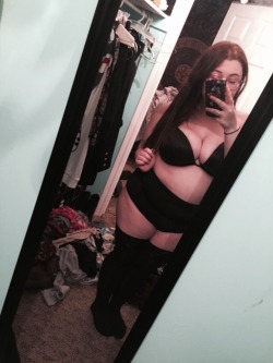 Posting this because for once in my life I don&rsquo;t feel ashamed or bad about my body.. These moments are something I cherish &amp; celebrate (because it doesn&rsquo;t happen often) and if you don&rsquo;t like this then you can suck my ass because