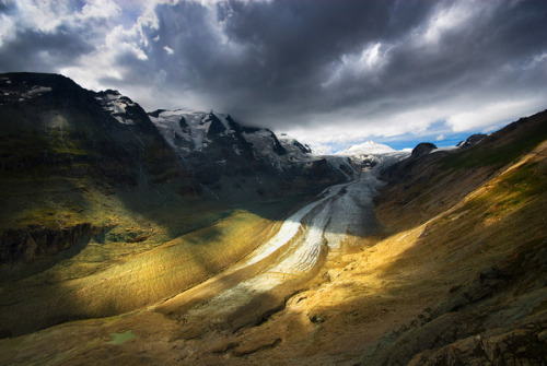 by Jakub Polomski (via Austrian Alps on Photography Served)