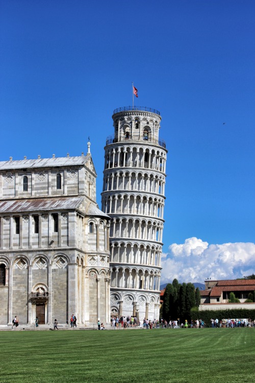 Leaning Tower of Pisa - Pisa - Italy (by annajewelsphotography) Instagram: annajewels