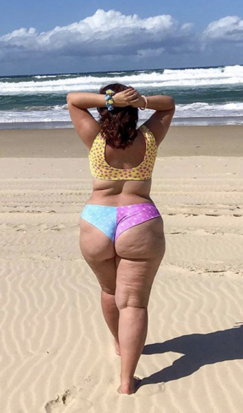 plumpercurveslover:seal69:Beach ThicknessMmmmmmm.   Musky beach butts