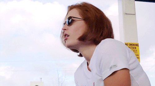danaktherinescully:Scully serving looks in Chinga