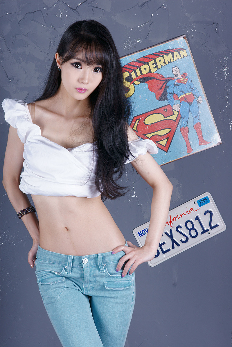 Im Soo Yeon - White Top and Jeans Set Pics
